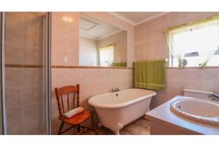 5 Bedroom Property for Sale in Stilbaai Wes Western Cape